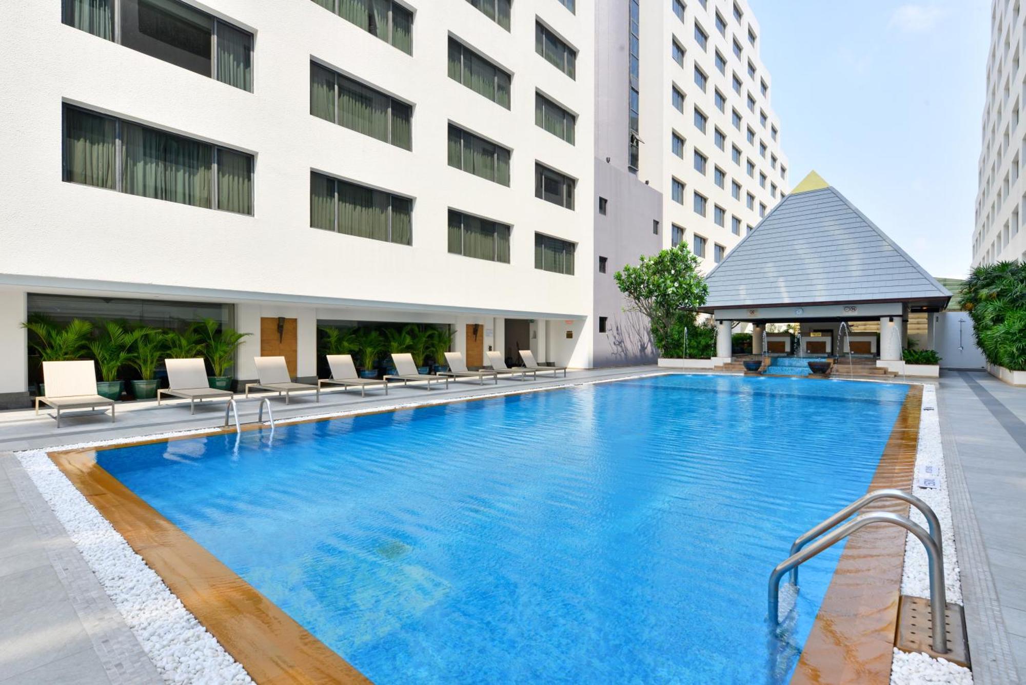 Twin Towers Hotel Bangkok Exterior photo